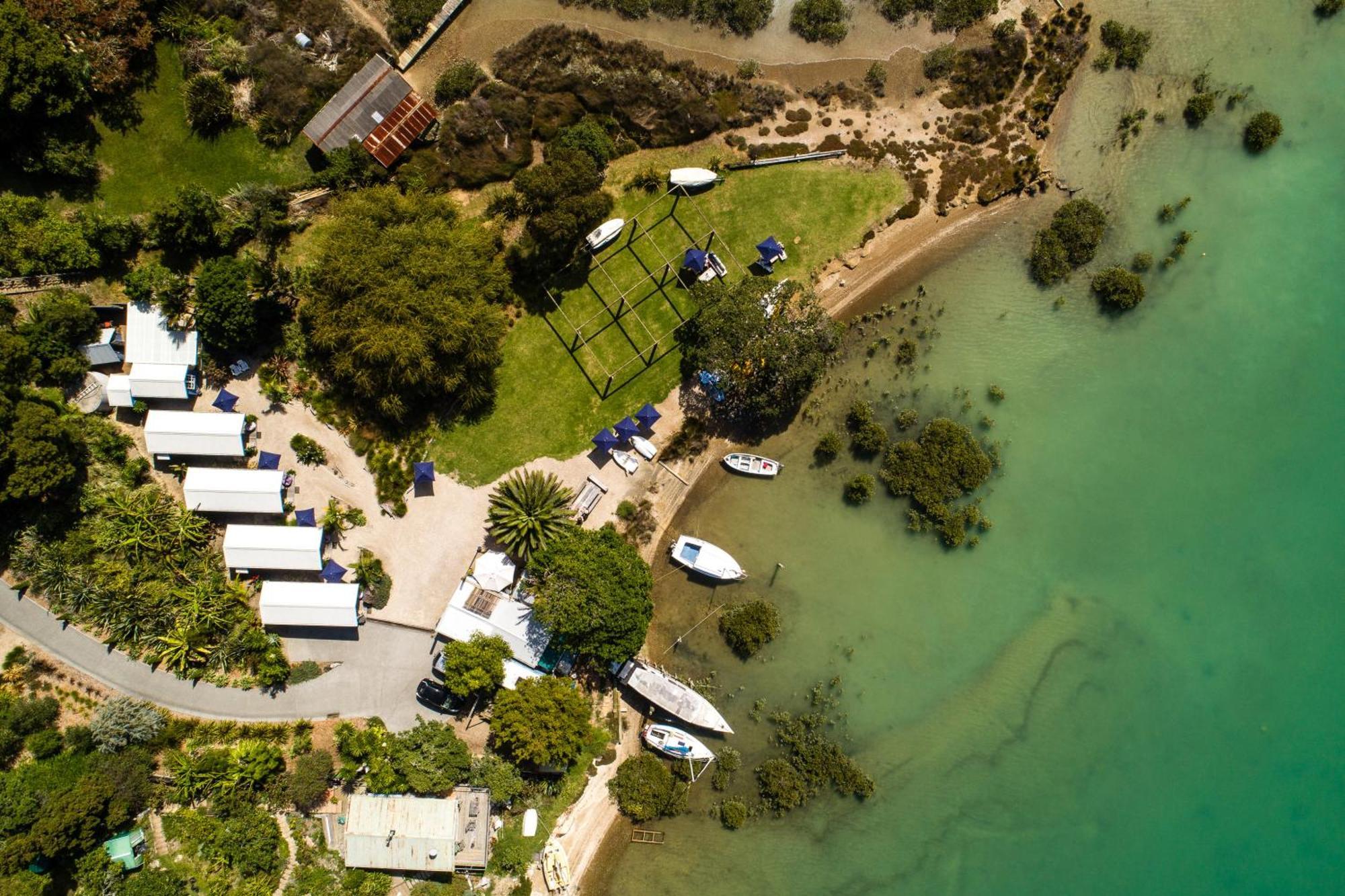 Apartmán Boatsheds On The Bay, Waiheke Island Ostend Exteriér fotografie